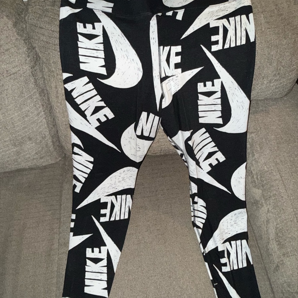 Nike Black and White Logo Leggings